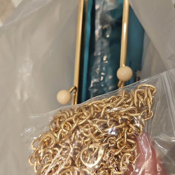 NIB Miu Miu Patent Blue Kiss Lock Clutch Pochette With Chain